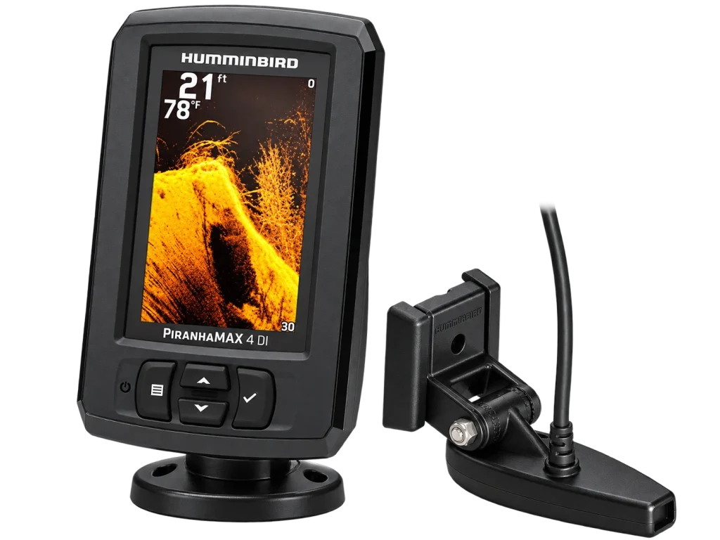 Humminbird PiranhaMAX 4 DI Echolot mit Farbdisplay und XNT 9 DI T Geber freigestellt