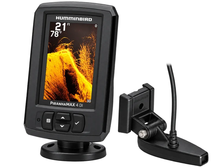 Humminbird PiranhaMAX 4 DI Echolot mit Farbdisplay und XNT 9 DI T Geber freigestellt